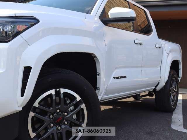 Toyota TACOMA 2026-01 7273067-18