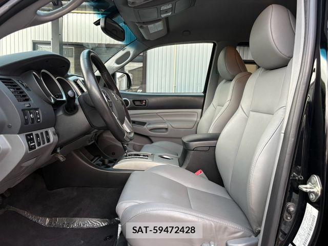 Toyota TACOMA 2015-11 8884435-16