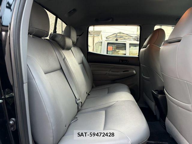Toyota TACOMA 2015-11 8884435-19