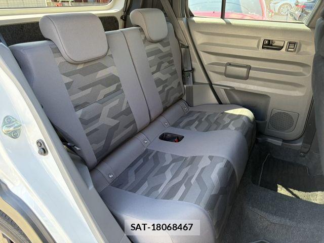 Daihatsu TAFT 2020-07 7330518-19