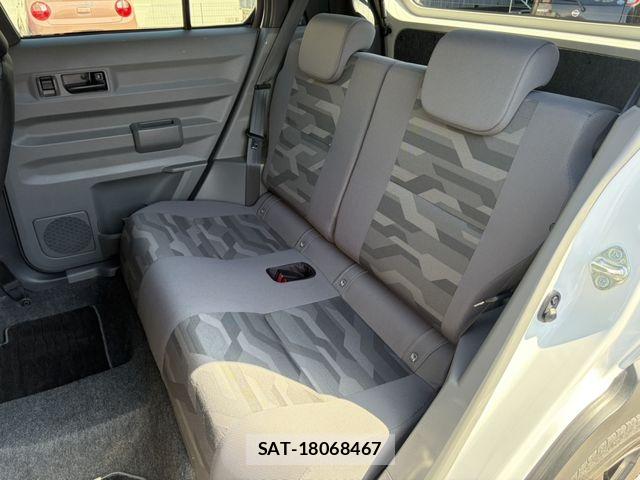Daihatsu TAFT 2020-07 7330518-20