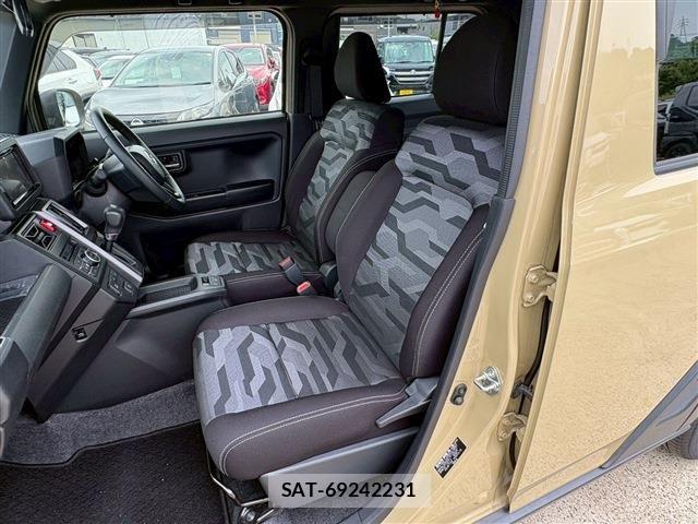 Daihatsu TAFT 2022-08 7330495-4