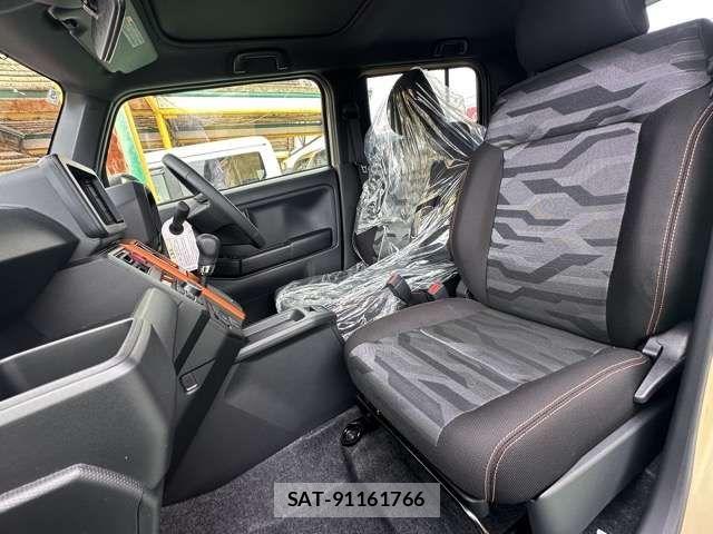 Daihatsu TAFT 2025-05 8038629-4