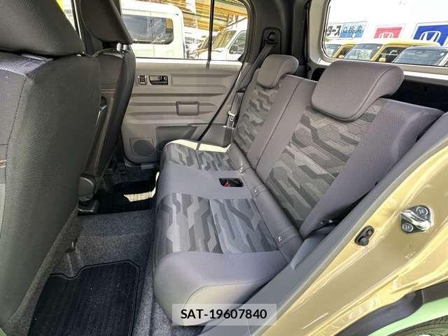 Daihatsu TAFT 2025-04 8102186-3