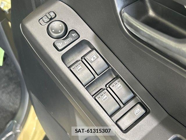 Daihatsu TAFT 2026-02 8102183-6