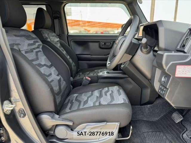 Daihatsu TAFT 2025-02 8210540-15