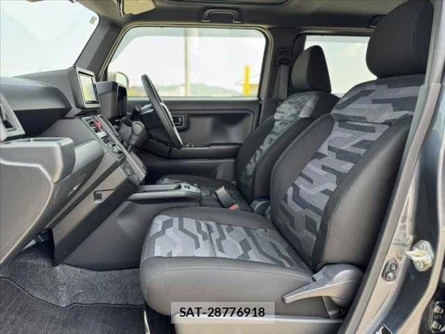 Daihatsu TAFT 2025-02 8210540-16