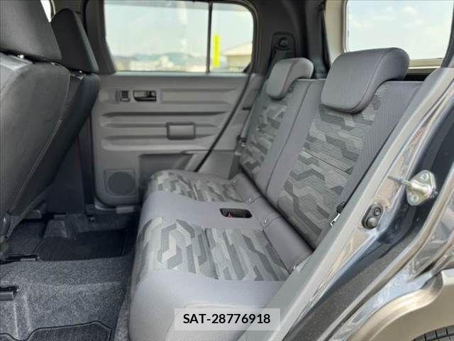 Daihatsu TAFT 2025-02 8210540-17