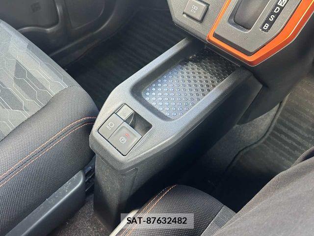 Daihatsu TAFT 2021-07 8415302-8