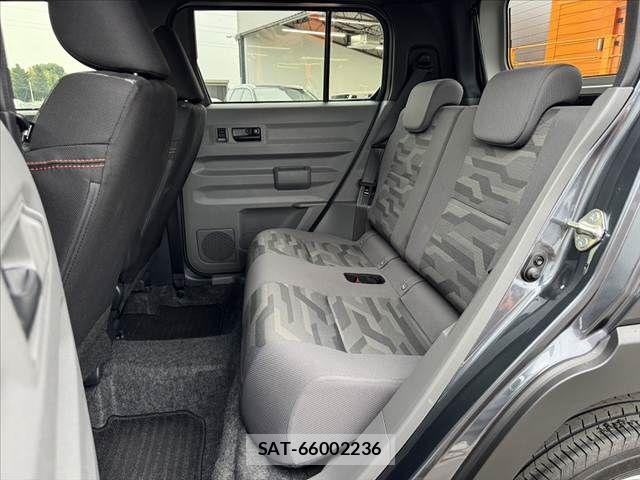 Daihatsu TAFT 2025-03 8746216-17