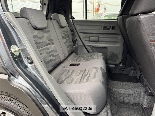 Daihatsu TAFT 2025-03 8746216-19