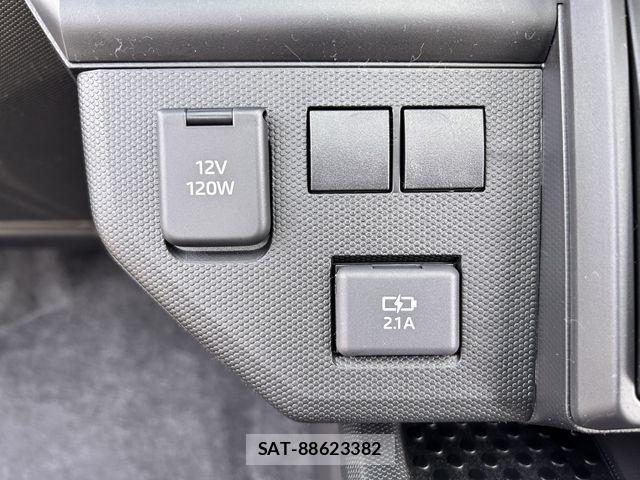 Daihatsu TAFT 2026-03 8782253-4