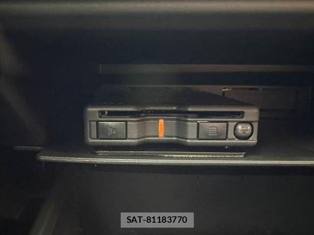 Daihatsu TAFT 2023-09 8831928-29