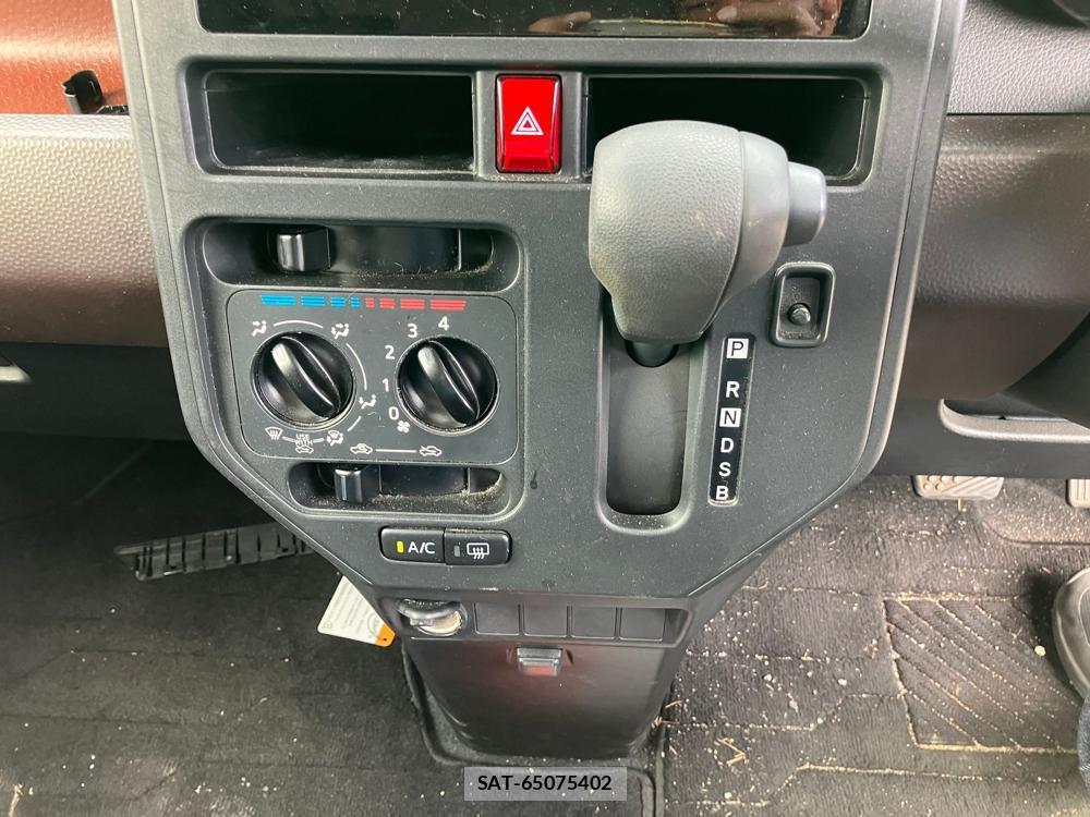 Toyota TANK 2018 994356-21