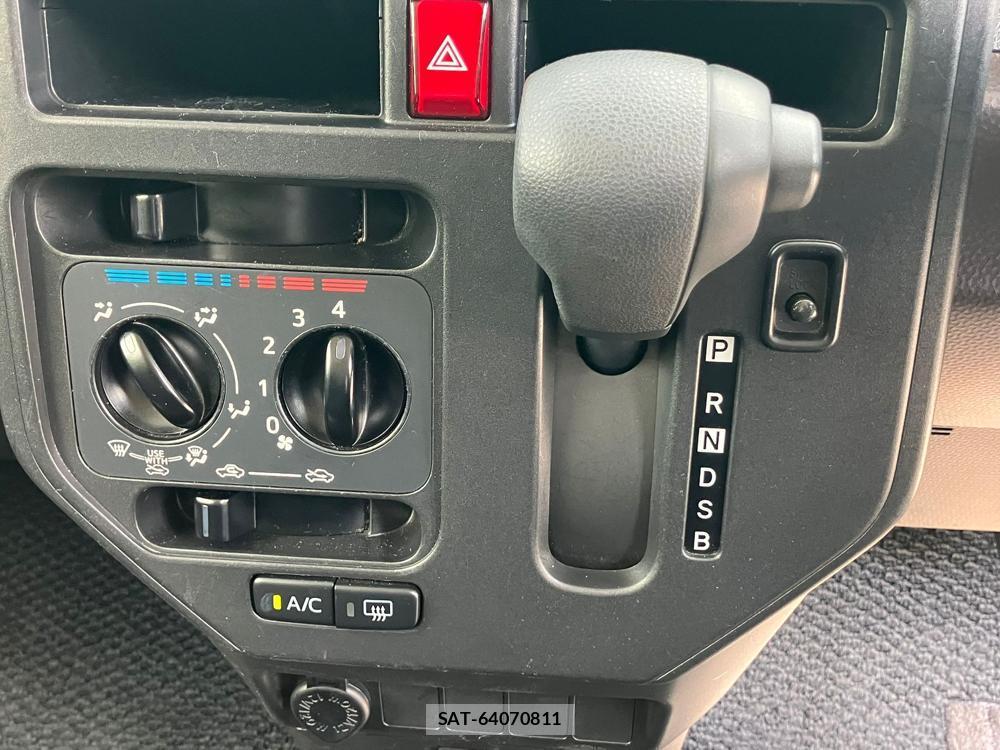 Toyota TANK 2018-07 1056664-19
