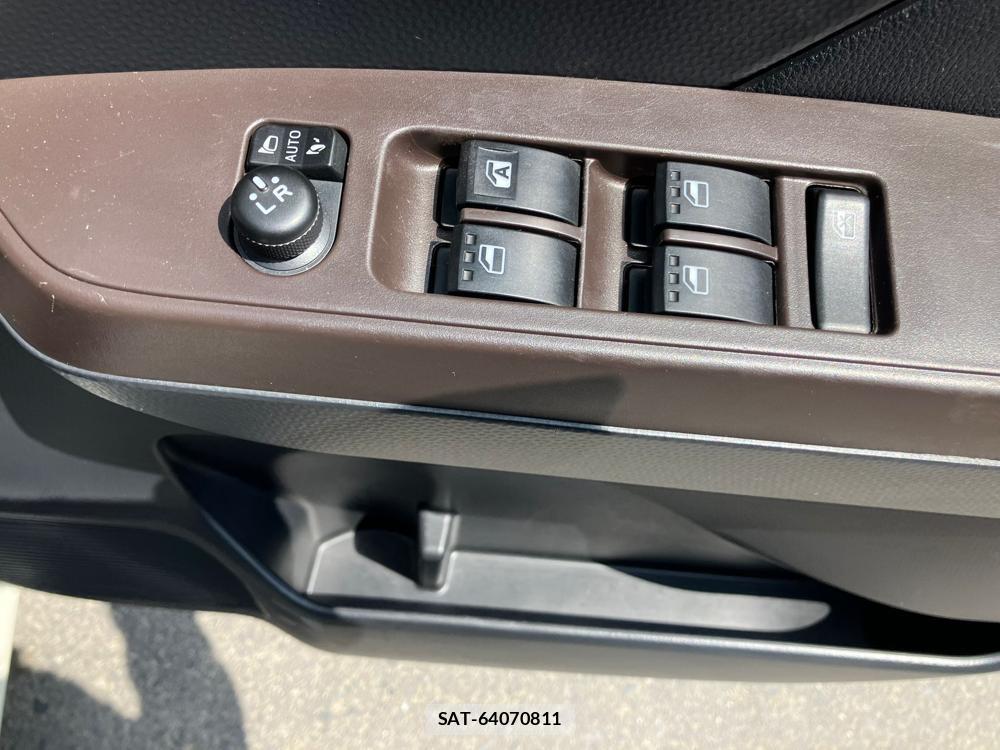 Toyota TANK 2018-07 1056664-23