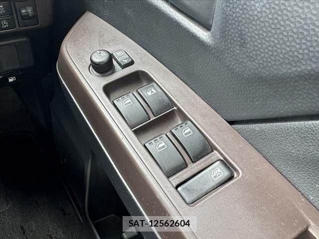 Toyota TANK 2019-04 6791707-29