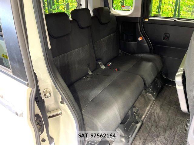 Toyota TANK 2019-06 6817527-8