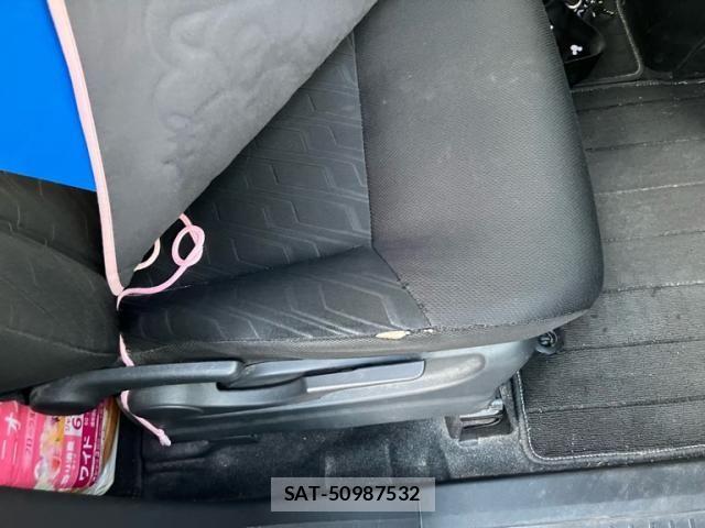 Toyota TANK 2017-07 7225854-15