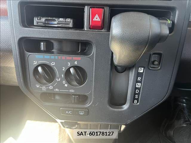 Toyota TANK 2017-02 7225846-10