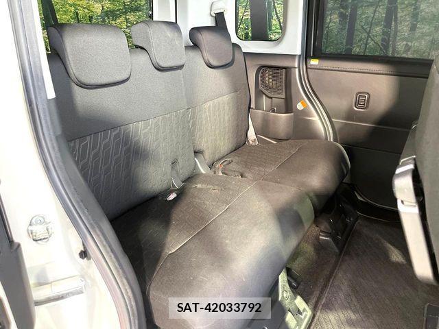 Toyota TANK 2018-01 7394418-8