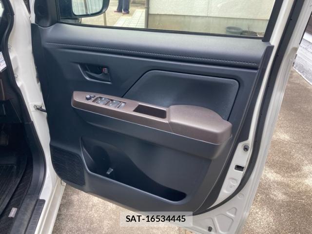 Toyota TANK 2018-01 7394422-10