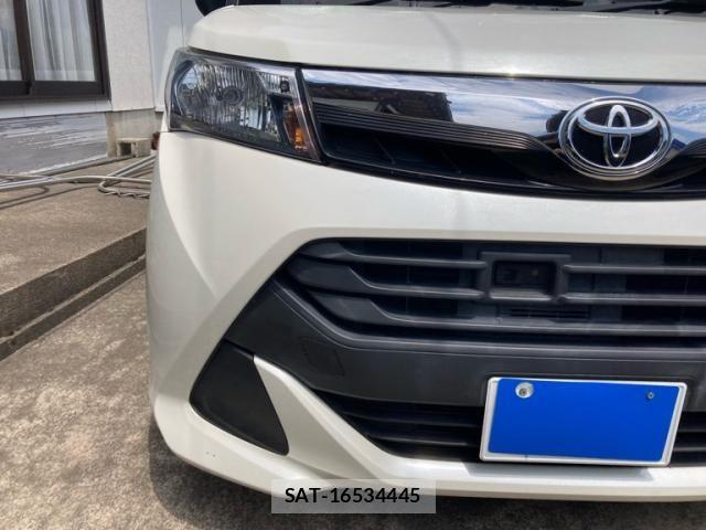 Toyota TANK 2018-01 7394422-4