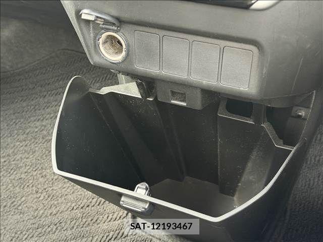 Toyota TANK 2019-06 7458271-16
