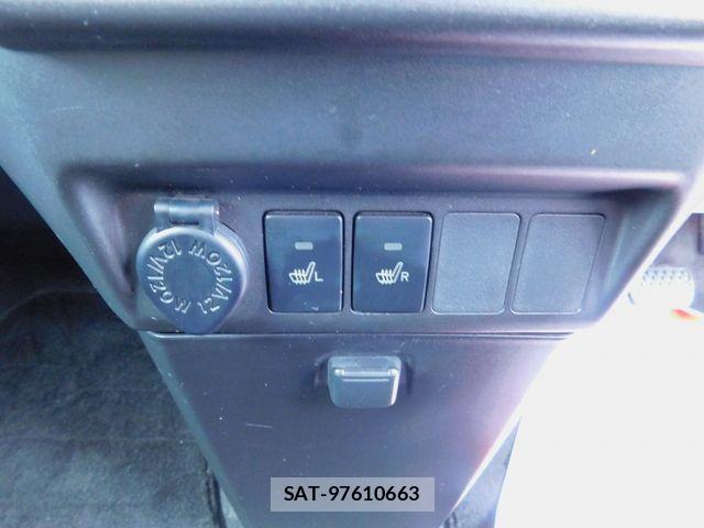 Toyota TANK 2019-06 7620679-13