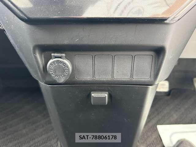 Toyota TANK 2018-07 7620656-19