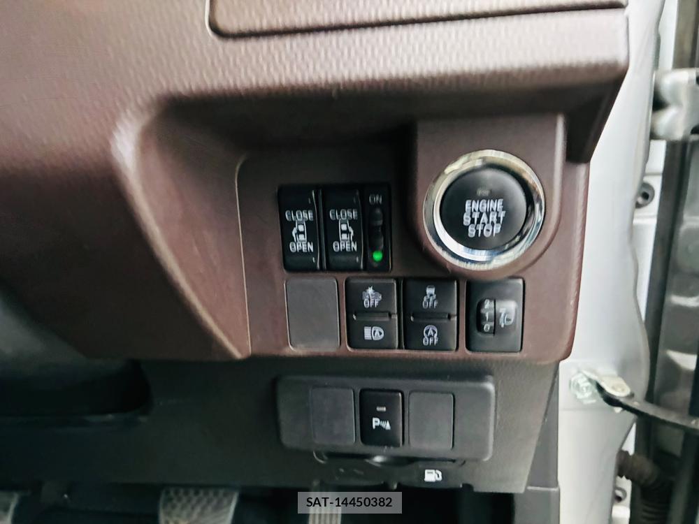 Toyota TANK 2019-07 7933411-16