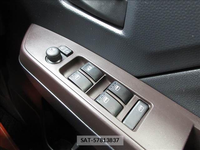 Toyota TANK 2017-03 7981248-13