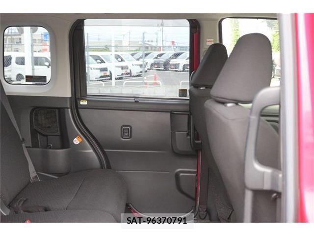 Toyota TANK 2017-09 8210560-25