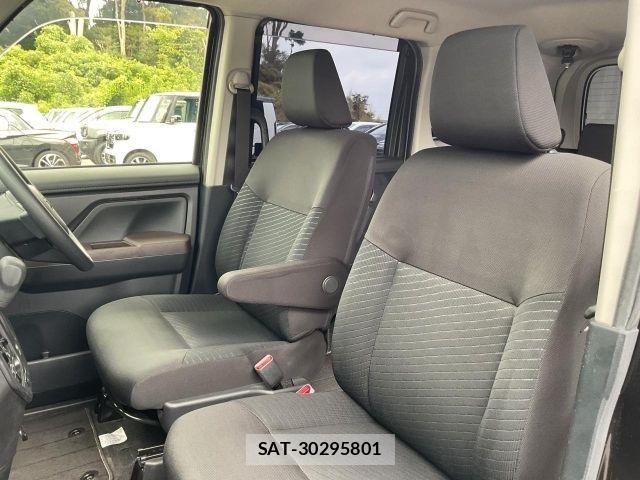 Toyota TANK 2019-07 8232049-10