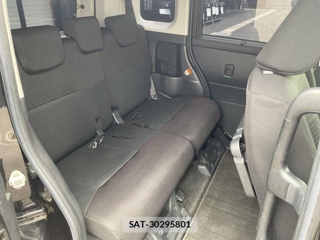 Toyota TANK 2019-07 8232049-11