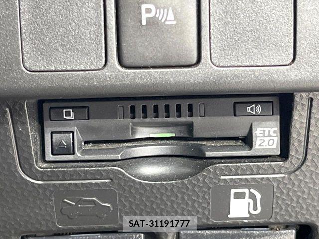 Toyota TANK 2019-04 8246879-5