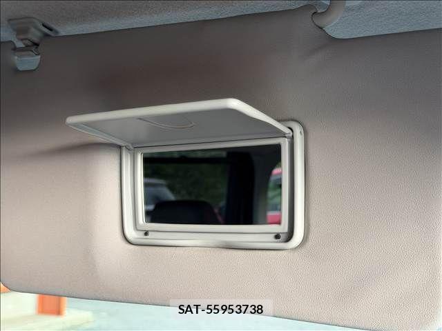 Toyota TANK 2018-05 8246883-16