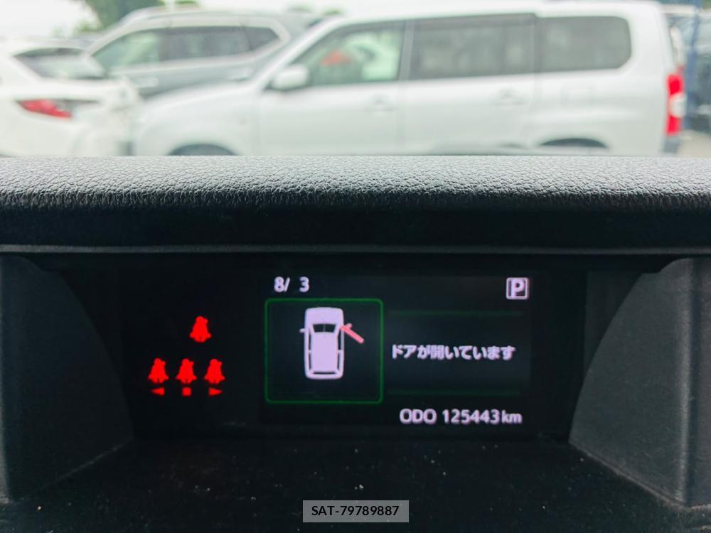 Toyota TANK 2019-07 8240818-15