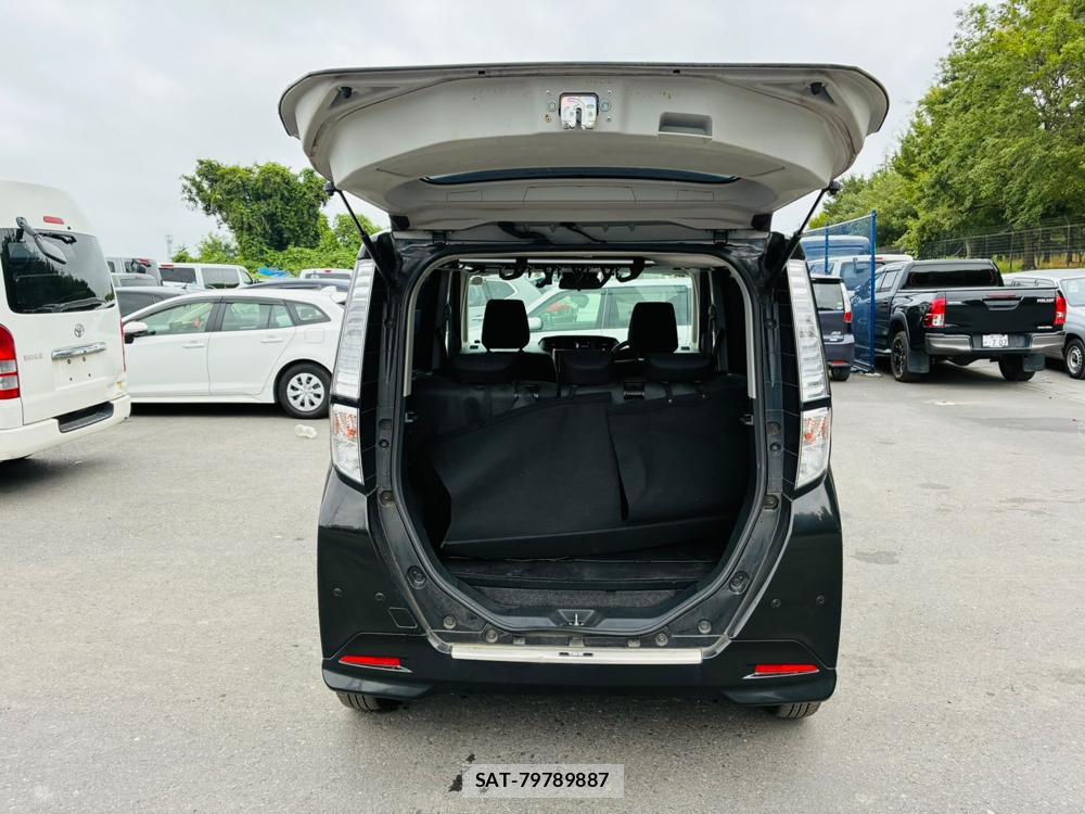 Toyota TANK 2019-07 8240818-26