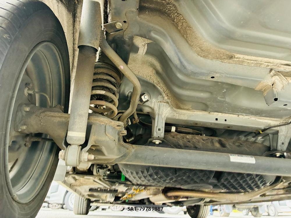 Toyota TANK 2019-07 8240818-35