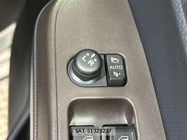 Toyota TANK 2018-01 8338126-15