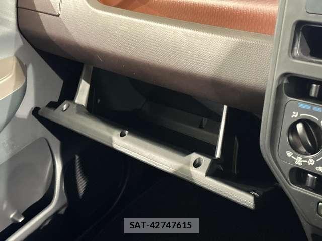 Toyota TANK 2019-01 8355713-26