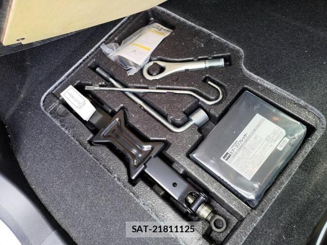 Toyota TANK 2019-09 8369174-27