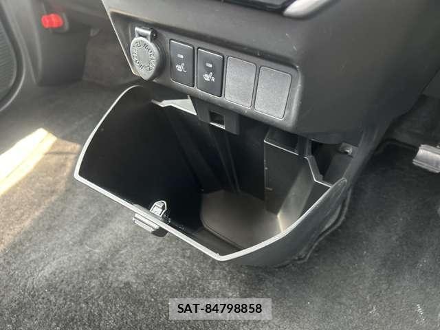 Toyota TANK 2017-03 8369180-27