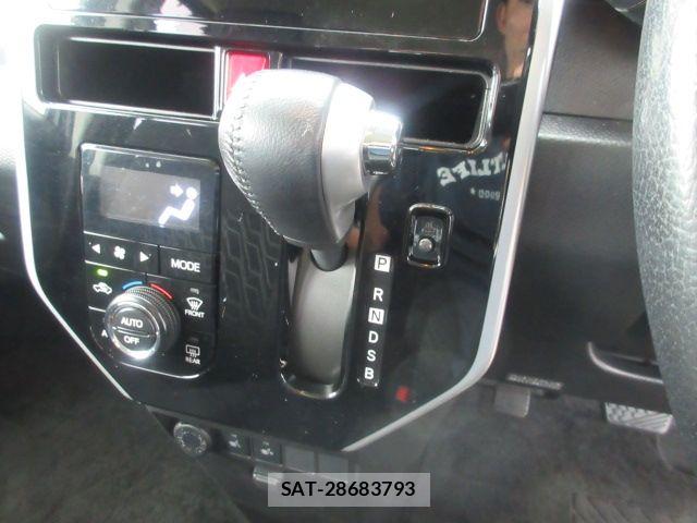 Toyota TANK 2017-04 8415306-13