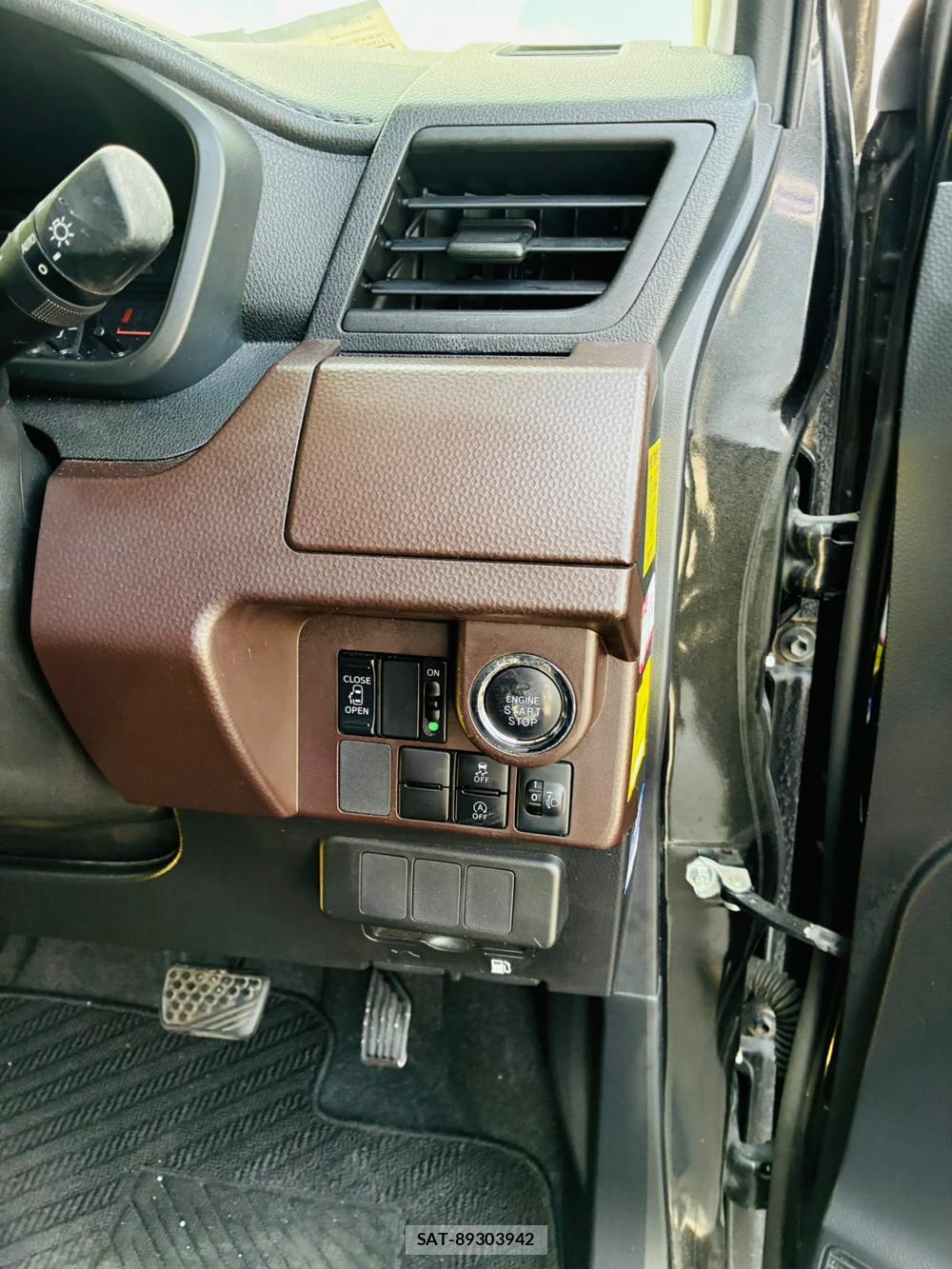 Toyota TANK 2019-07 8448106-16