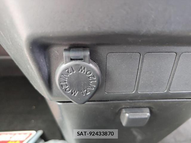 Toyota TANK 2018-04 8629258-19
