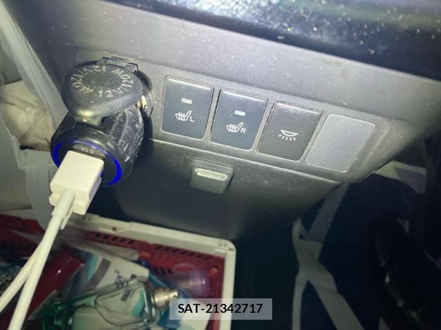 Toyota TANK 2017-03 8782269-18