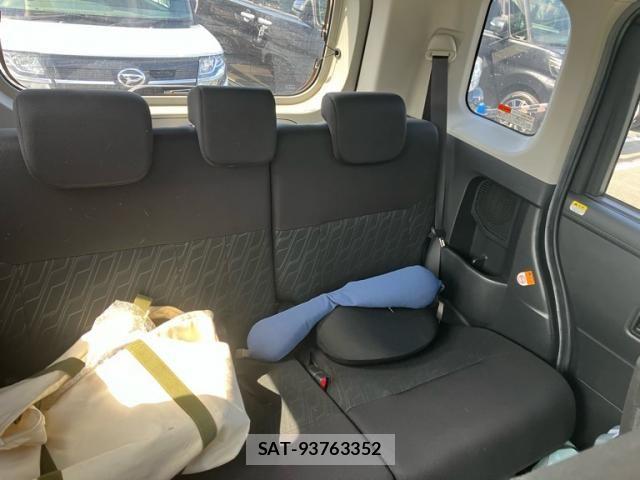 Toyota TANK 2019-04 8797675-16