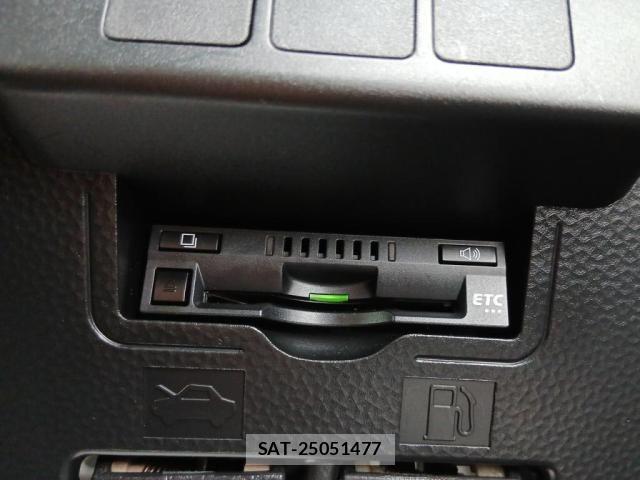 Toyota TANK 2017-09 8831943-18